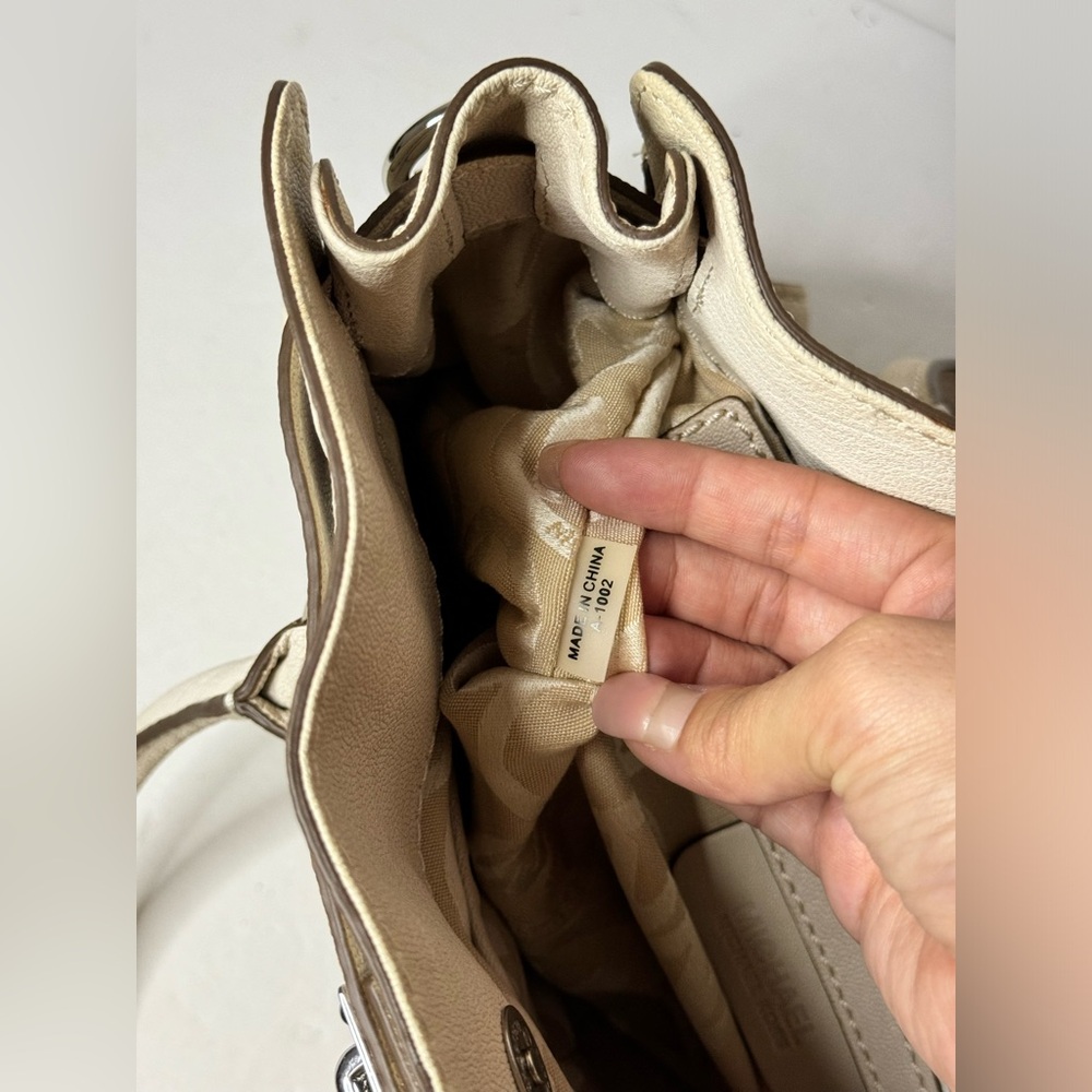 Michael Kors Hamilton Satchel Shoulder Bag Ivory - Picture 13 of 14